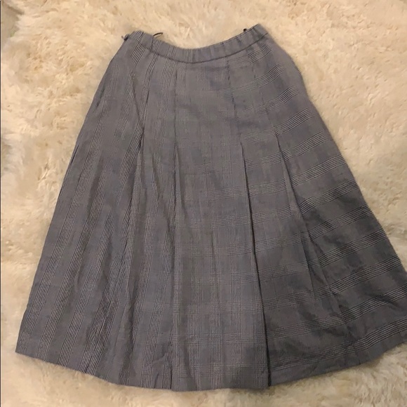 Ladies Skirt - Picture 3 of 3